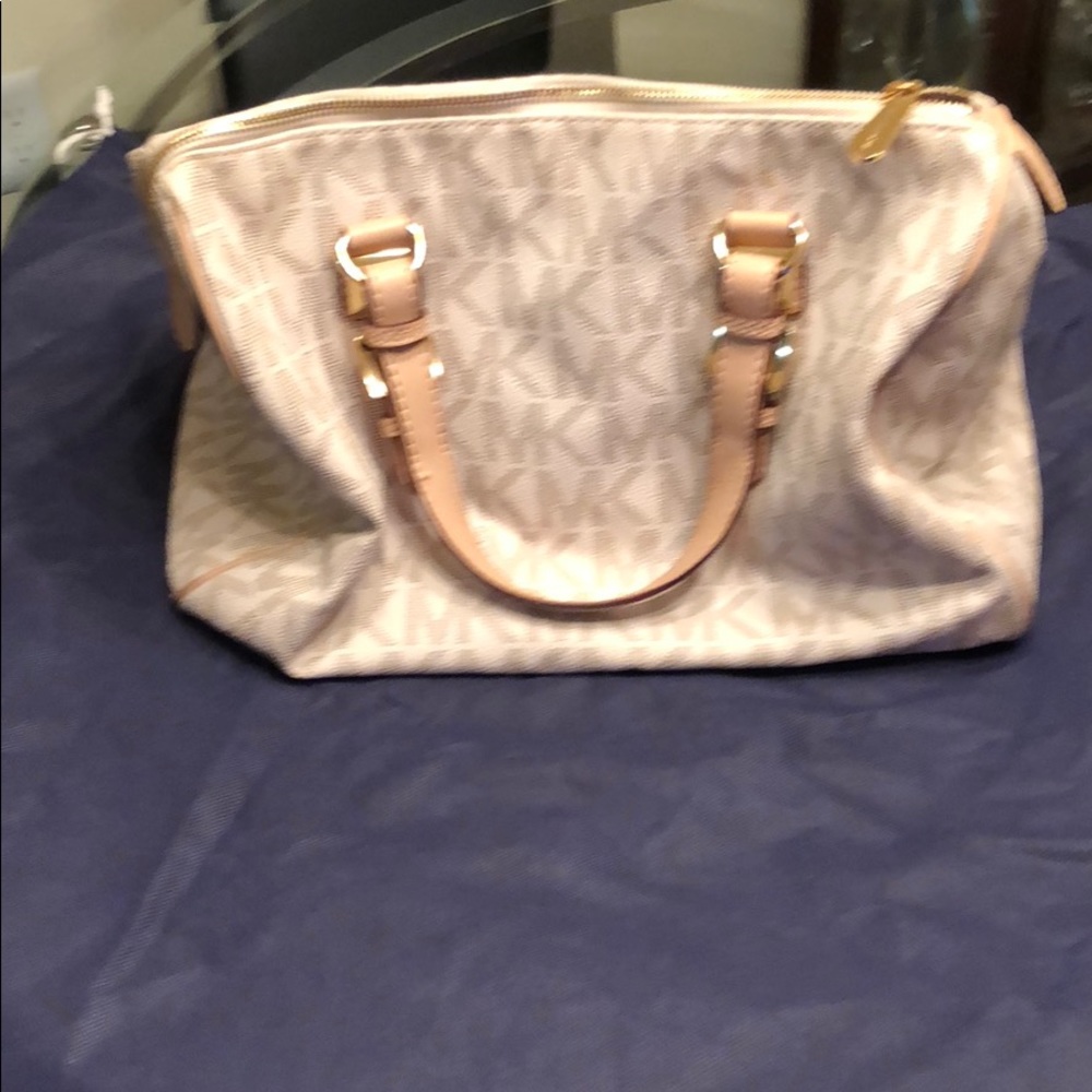 Purses 👜 - Picture 2 of 3